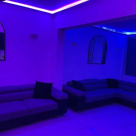 Short Stopzzz & Indoor Hot Tub Manchester Buitenkant foto