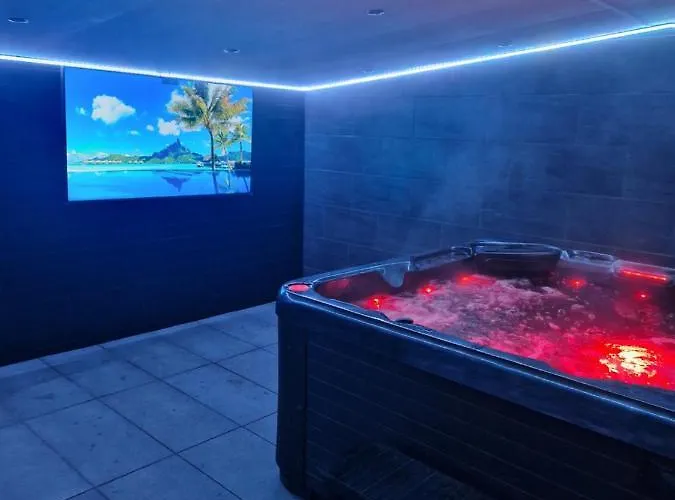 Short Stopzzz & Indoor Hot Tub