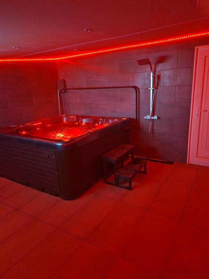 Short Stopzzz & Indoor Hot Tub Appartamento *