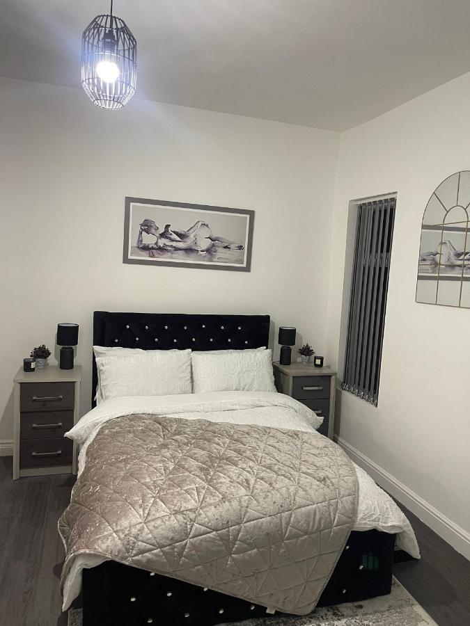 Appartamento Short Stopzzz & Indoor Hot Tub Manchester
