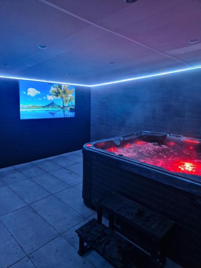 Appartamento Short Stopzzz & Indoor Hot Tub *