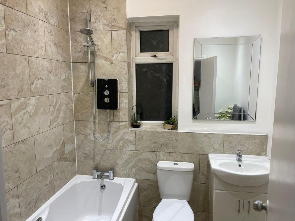 Short Stopzzz & Indoor Hot Tub Manchester